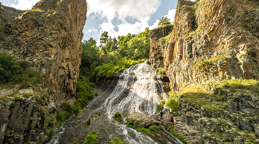 TOP-7 OF THE BEST HOLIDAY HOUSES OF ARMENIA