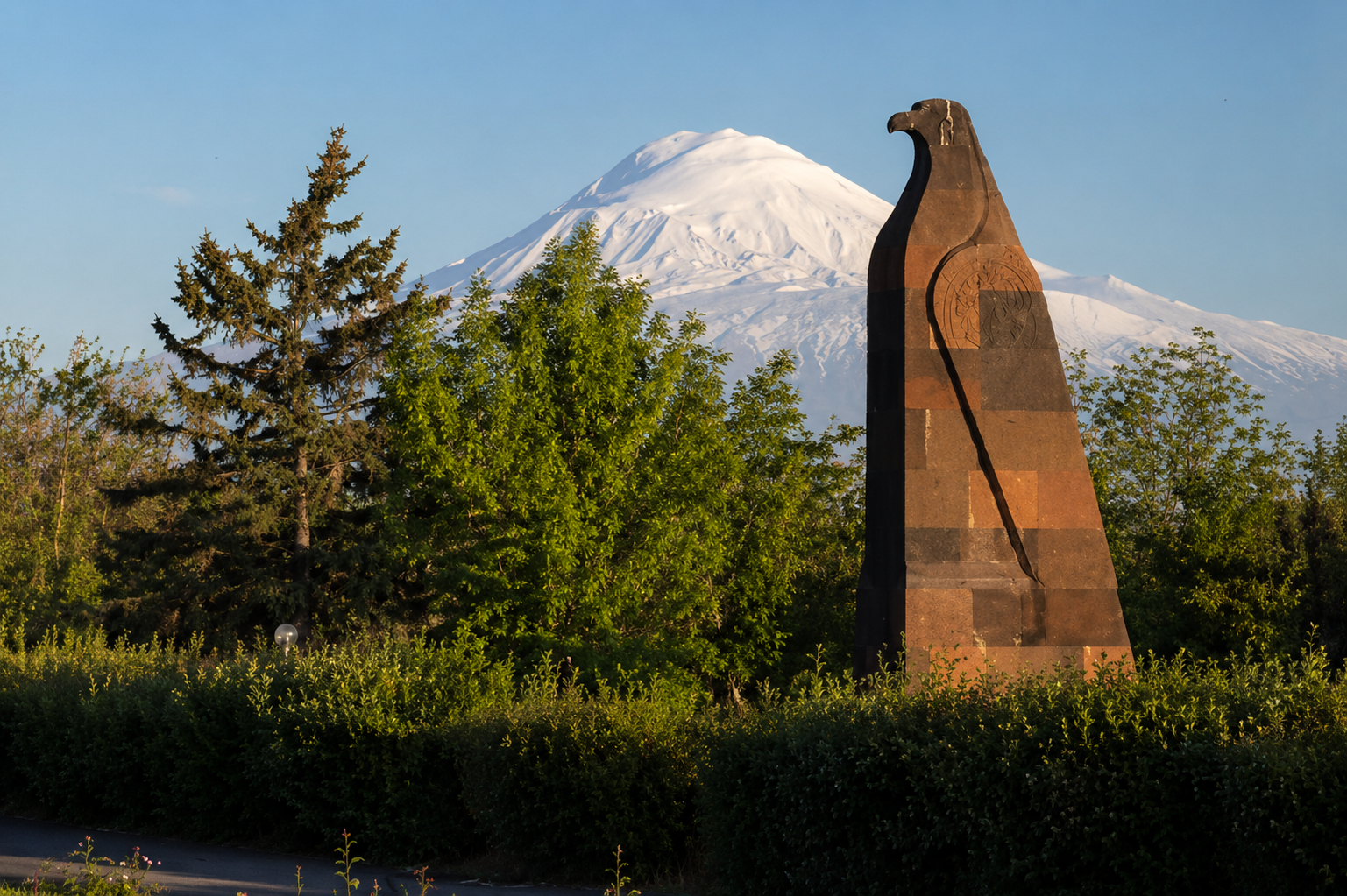 Սարդարապատի գաղտնագրերը. Ի՞նչ են հուշում հզոր հուշահամալիրի թաքնված խորհրդանիշները