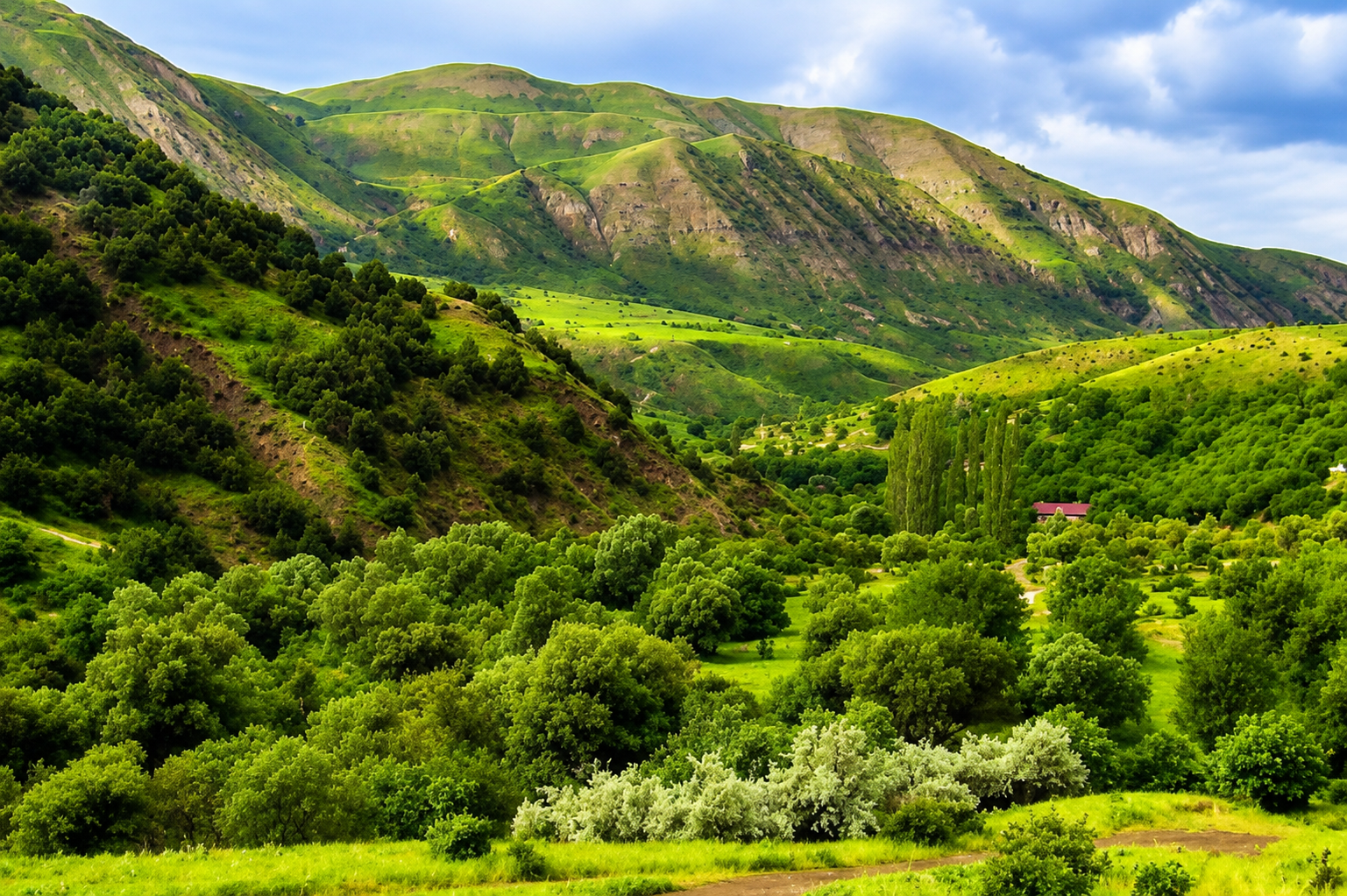 Armenia's Colorful Mountains: Nature's Most Extraordinary Masterpieces