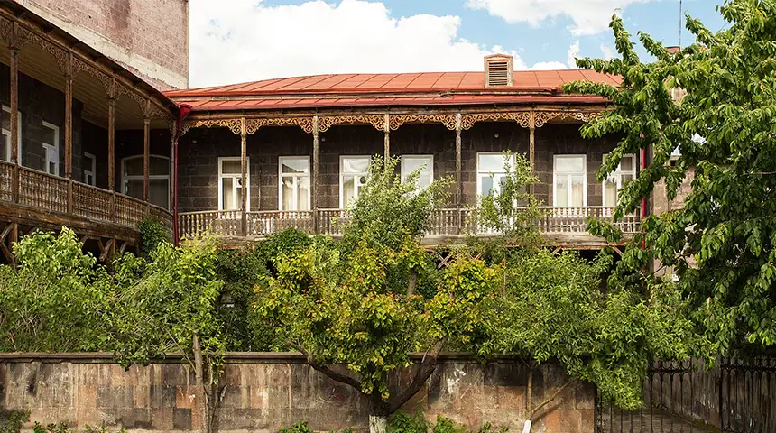 TOP 10 ATTRACTIONS OF THE CITY OF GYUMRI AND ITS SURROUNDINGS