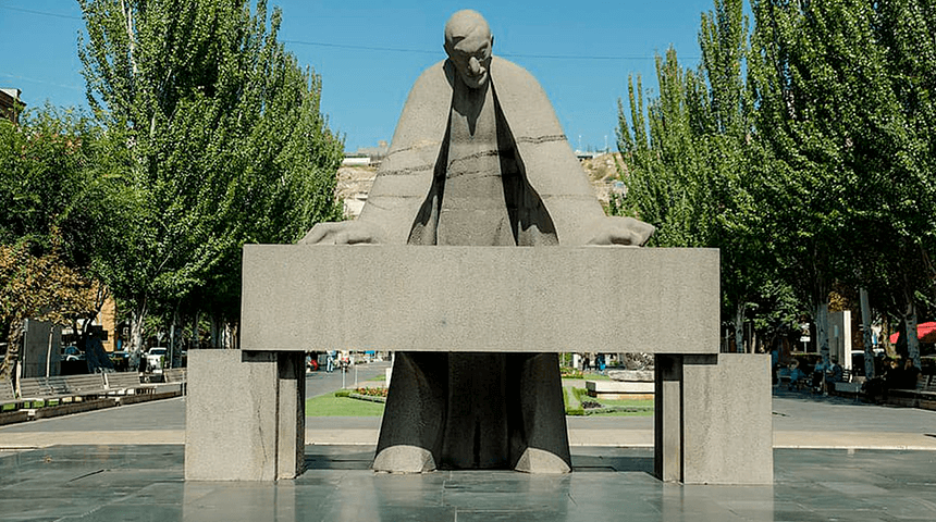 11 ԱՄԵՆԱՀԱՅՏՆԻ ՀԱՅԵՐԸ