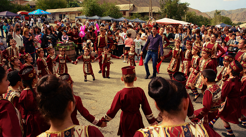 THE 4 MOST BEAUTIFUL ARMENIAN FOLK DANCES