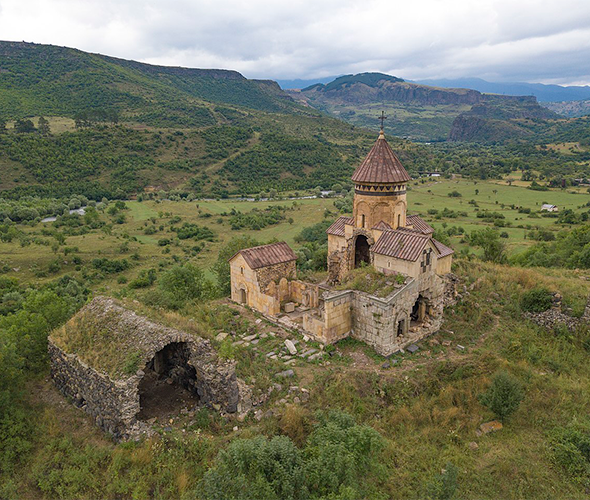 Монастырский комплекс Хневанк, Армения