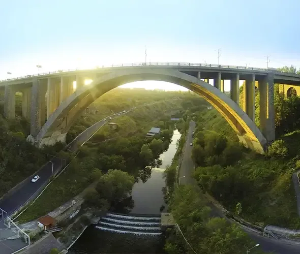 Ponte di Kiev, Armenia