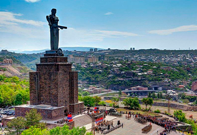 Monumento Madre Armenia: foto 2