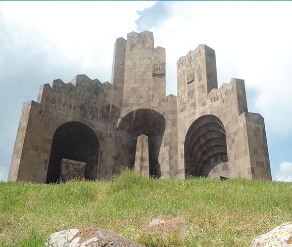 Il complesso memoriale “Veratsnund” (Rinascimento), Armenia: foto 2