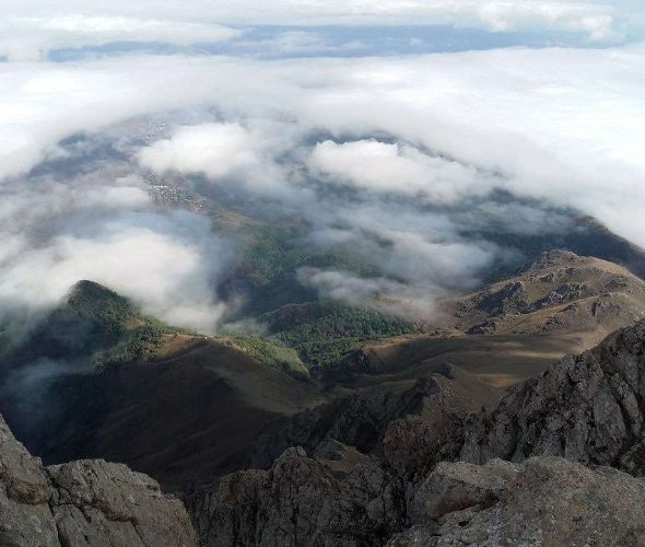 Armeniens Gipfel und Täler