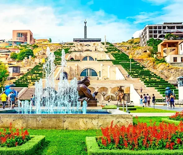 Etchmiadzin, Cathédrale Mère, Sainte-Gayané, Sainte-Hripsimé, Cathédrale de Zvartnots, visite de la ville d'Erevan : photo 3