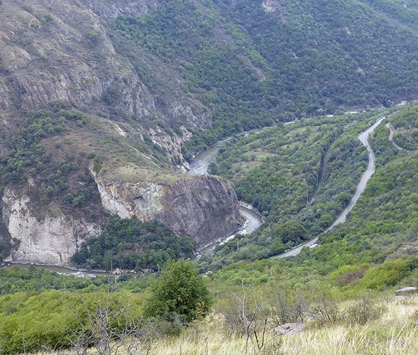 Hiking through Debed Gorge: photo 4