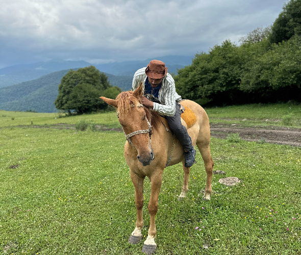 Paseo a caballo al pie del monte Dimats: foto 7