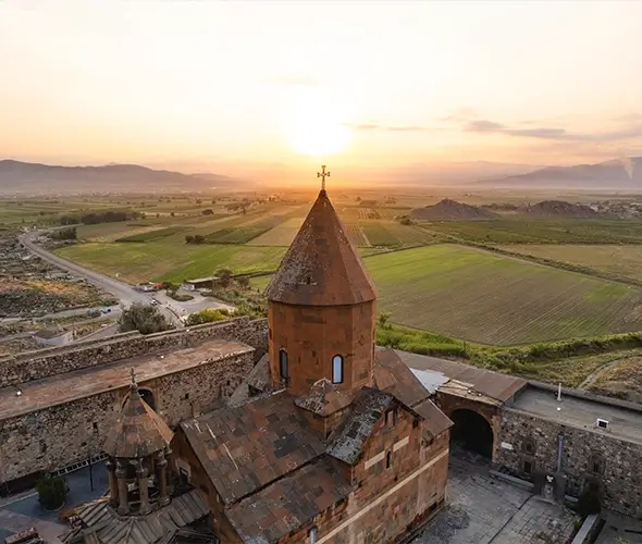 Monastère de Khor Virap, Noravank, Jermuk, grotte d'Areni et cave viticole : photo 3