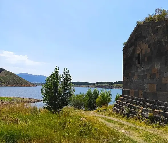 Hiking to Aparan Reservoir: photo 4