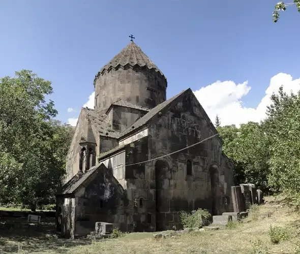 Bjni, kościół Surb Astwacaczin, ośrodek narciarski Caghkadzor, monastyr Keczaris, kolejka linowa