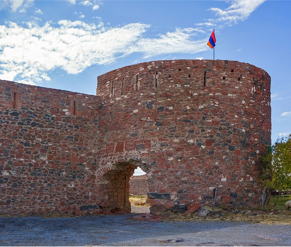 Cattedrale di Talin, Cattedrale di Aruch, Fortezza di Dashtadem: foto 3