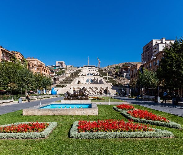 Benvenuti a Yerevan – Passeggiata serale in città e spettacolo delle fontane danzanti