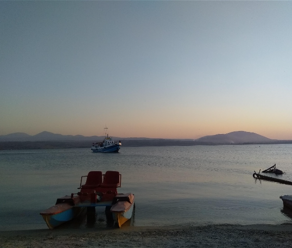 Fuga al Lago Sevan – Giro in barca, pranzo halal e pernottamento a Dilijan