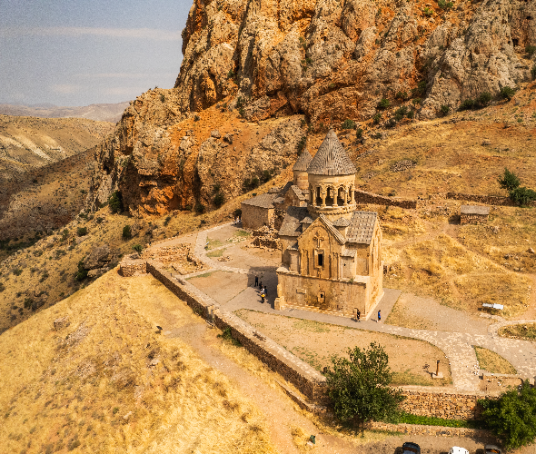 Khor Virap, Noravank, cave et domaine viticole d’Areni, ville et cascade de Jermuk
