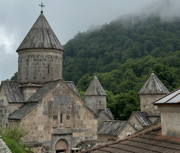 Ville de Dilijan, Goshavank et Haghartsin, lac Parz